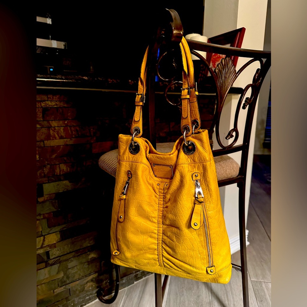 A beautiful bright yellow b Makowski leather bag in very good condition. - Picture 1 of 8